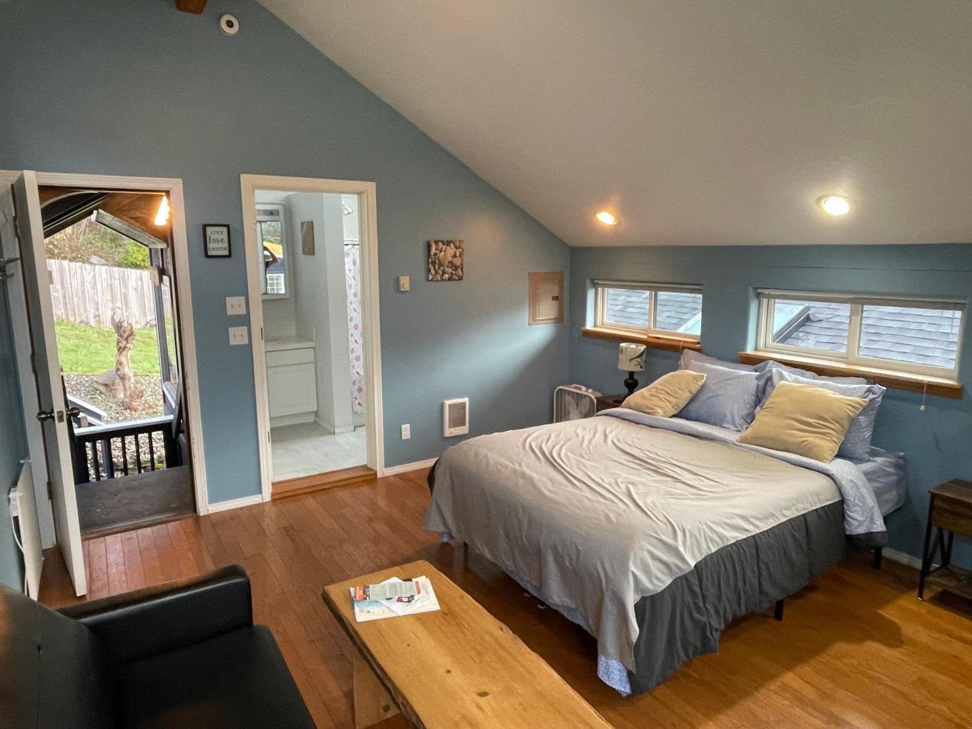 Oceanfront Studio/Loft: Alpacas, Oysters & Kayaks شيلتون المظهر الخارجي الصورة